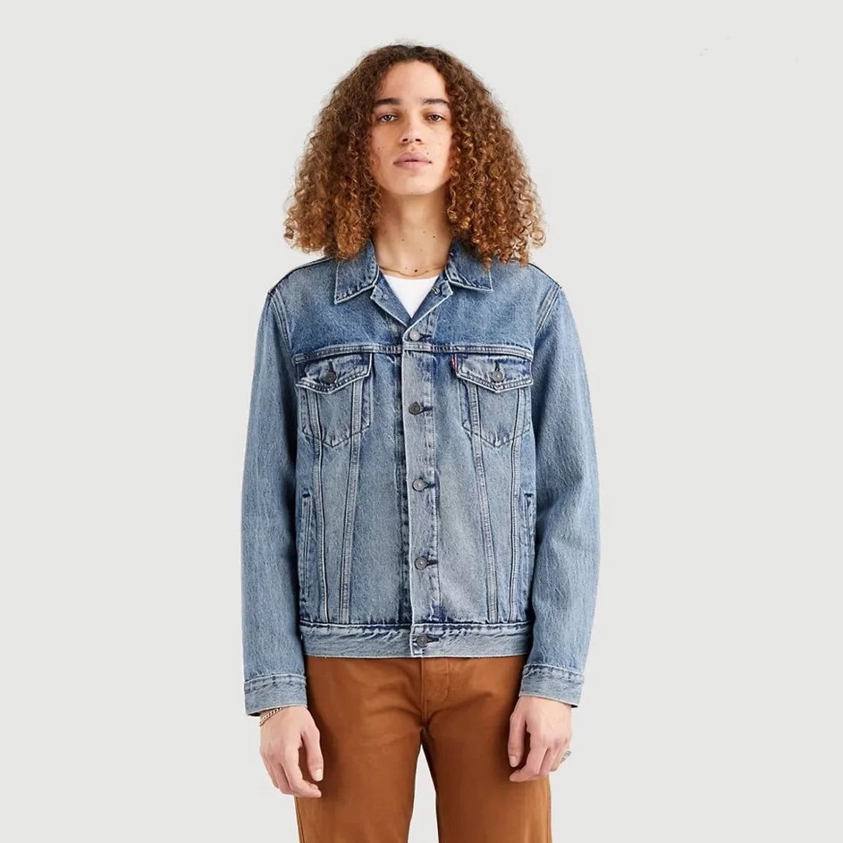 THE TRUCKER JACKET WITH INDIGO