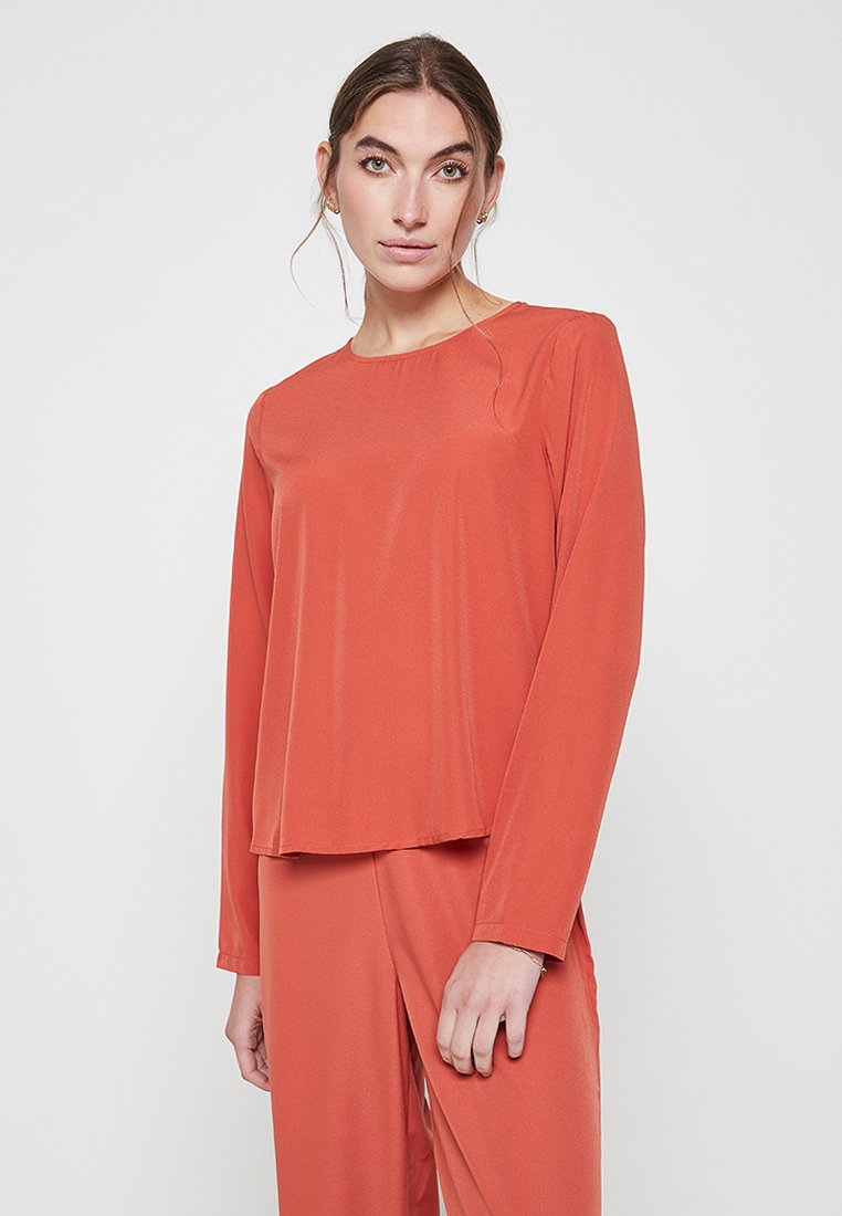 Vero Moda Red Blouses/Shirt (ZZO1TKM11-G00) Women
