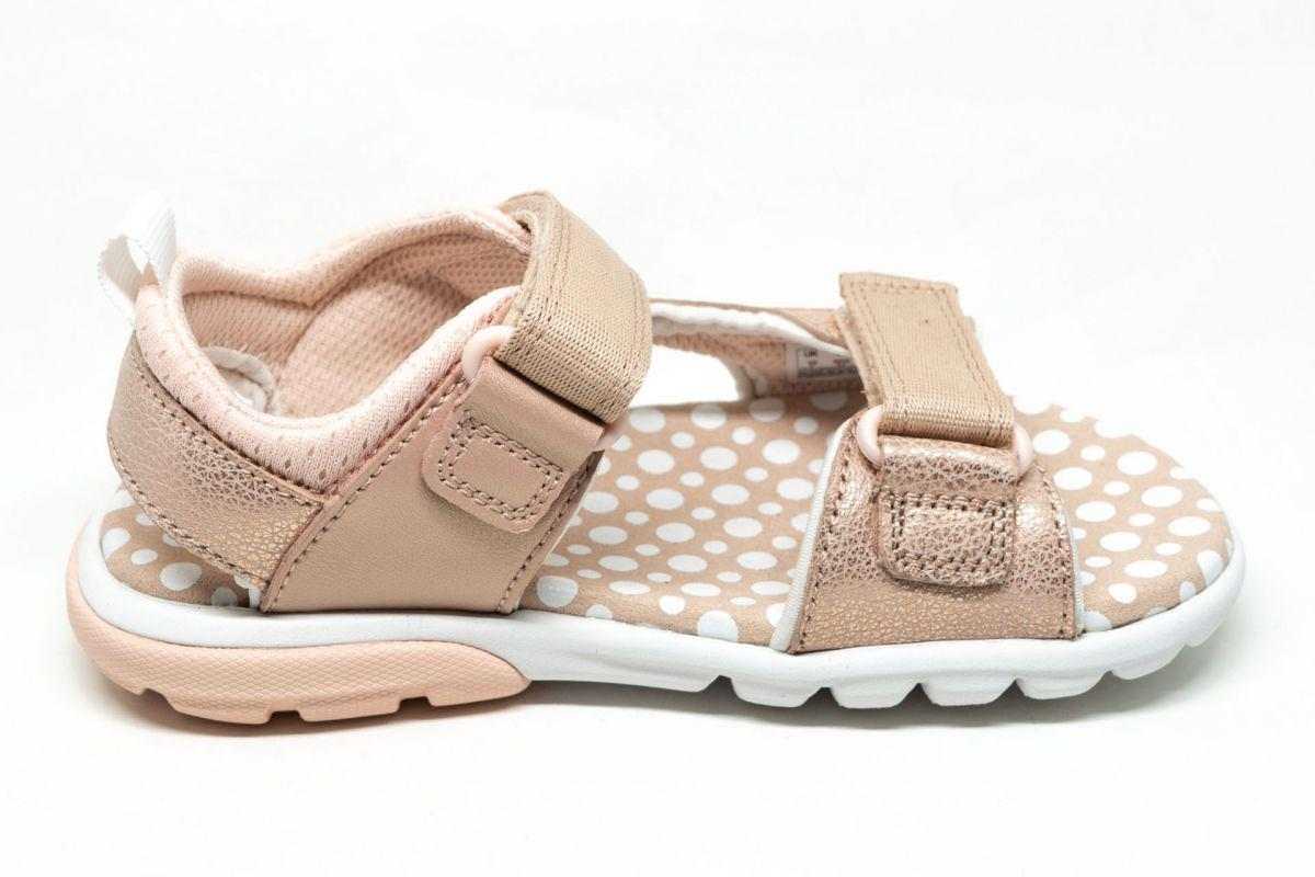 Πέδιλα Clarks