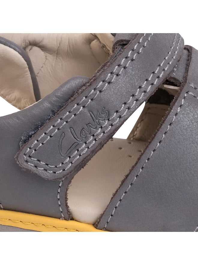 Πέδιλα Clarks